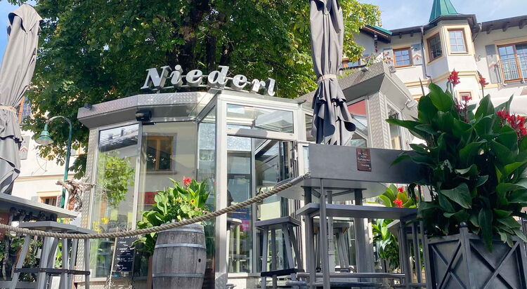 Niederl Pavillon errichtet durch Tritscher Planung