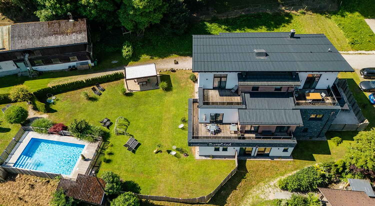 Drohnenaufnahme Burgfried Schladming